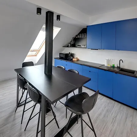 Apartament Rentplanet - Schroniskowa
