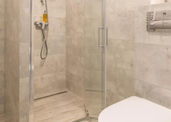 Rentplanet - Schroniskowa Daire